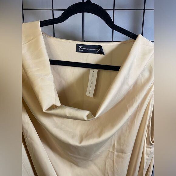 New York & Company women’s cowl neck cream colored sleeveless top NWT - Picture 3 of 11